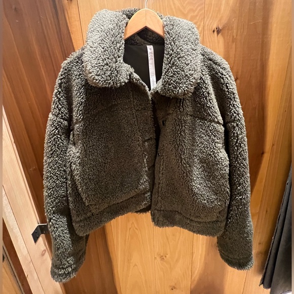 Lululemon Textured Fleece Button Jacket in Dark Olive Size 10 - Picture 6 of 14